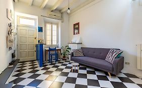 Porta Ticinese colorful apartment!